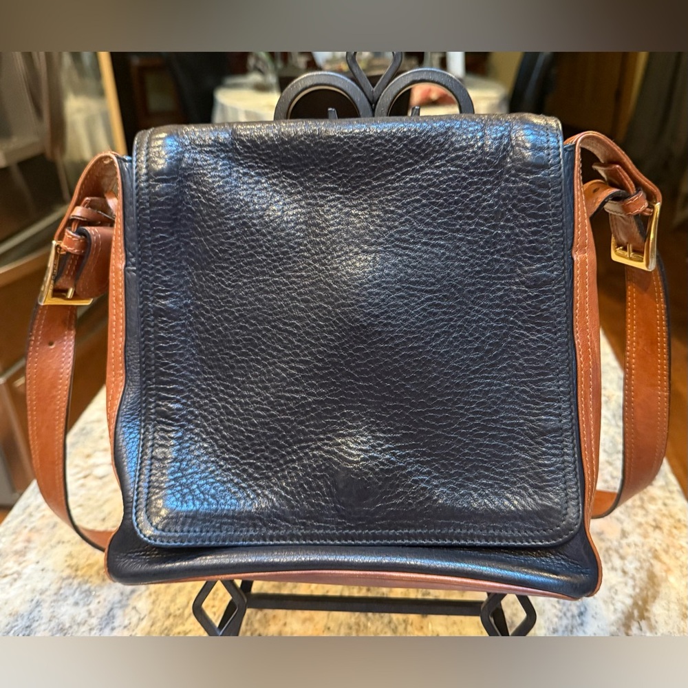 Oroton Italian Pebble Leather Purse. Made in Italy. So soft! Suede interior. EUC